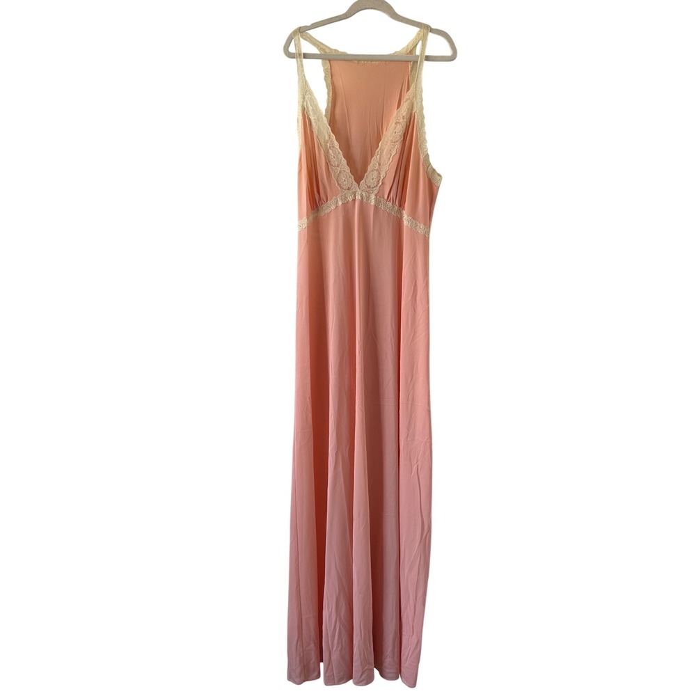 Vintage Vanity Fair Peach Lace Trim Maxi dress Nightgown Lingerie Size 32 small